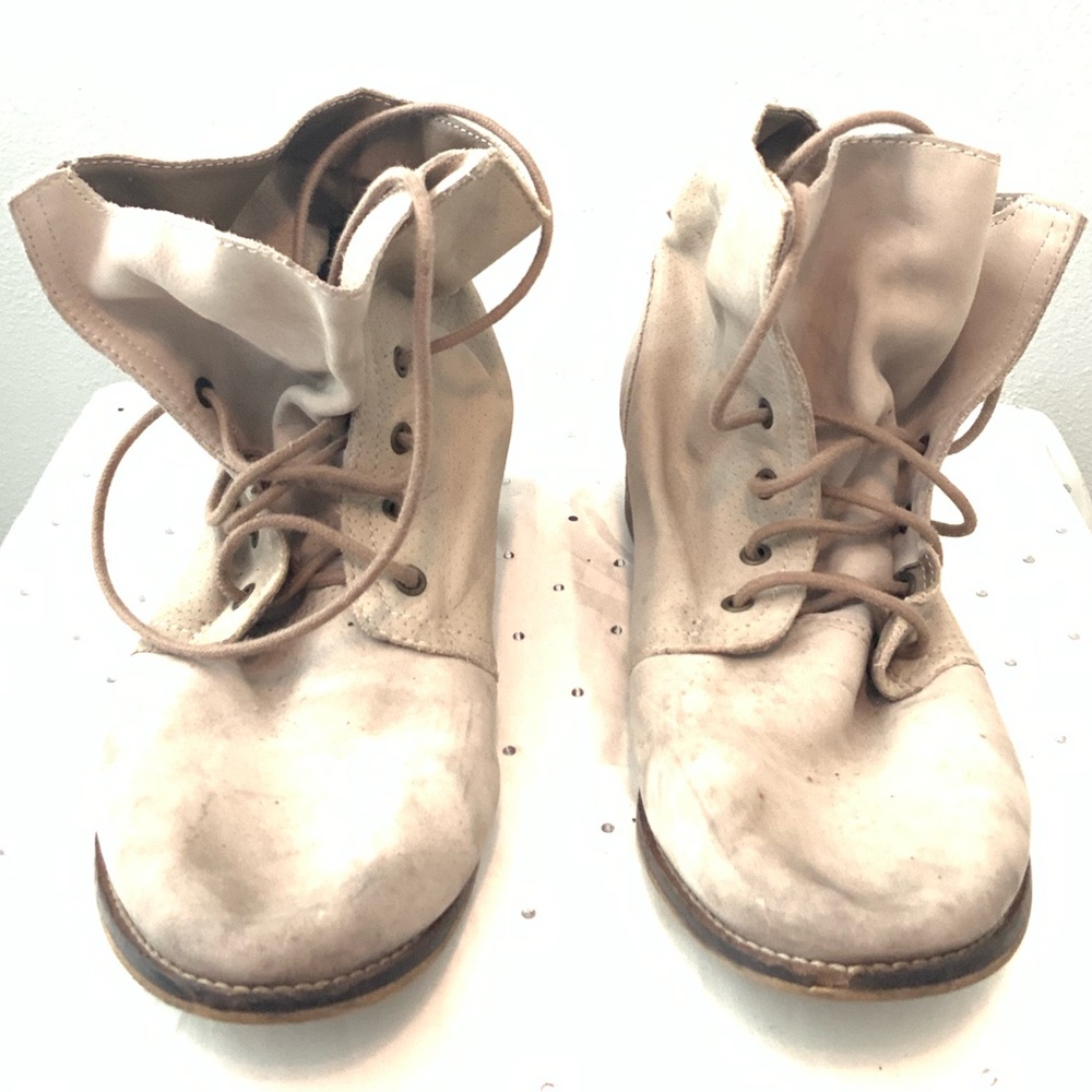Women's Lace-Up Ankle Boots in Light Beige